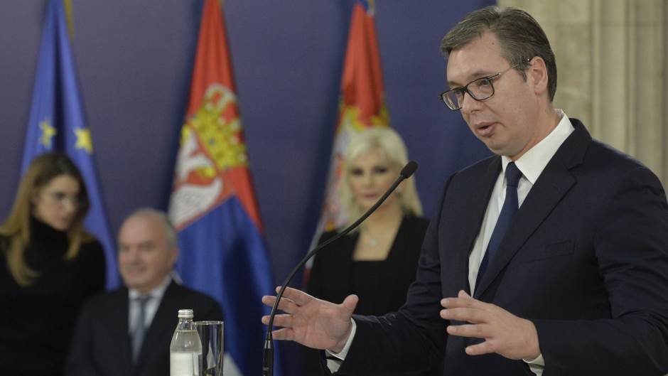 Vučić: Moje zdravlje nema veze s pitanjima N1