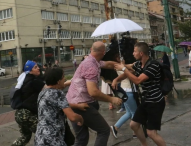 Osobe koje su napale reportere Klix.ba i Al Jazeere Balkans osuđene uslovno na po šest mjeseci zatvora