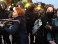 U Rusiji uhapšeno 18 novinara tokom antiratnih protesta