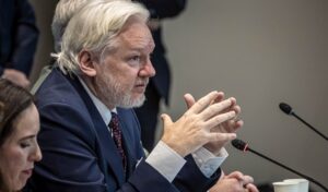 Assange u Strasbourgu: Slobodan sam jer sam priznao da sam kriv za novinarstvo