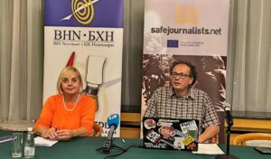 Novinarima je neophodna sistemska zaštita od sagorjevanja na poslu i mobinga