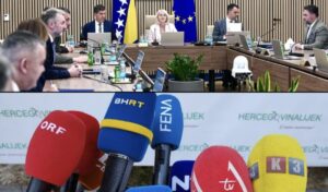 BH Novinari insistiraju: Tražimo pisanu garanciju da Vijeće ministara više neće cenzurisati i neravnopravno tretirati medije