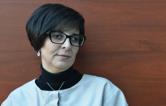 ZAŠTO NOVINARI NE TREBAJU BITI SLUŽBENE OSOBE
