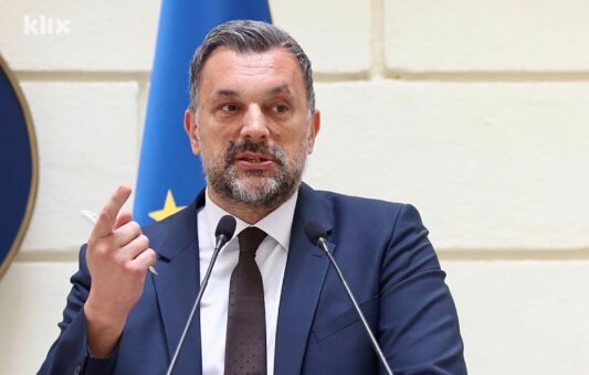 Konaković pisao Ambasadi Hrvatske: “Koji su razlozi zabrane ulaska u Hrvatsku istaknutom novinaru Avdi Avdiću?”