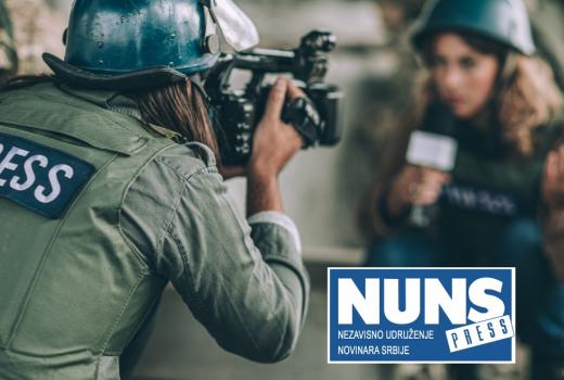 Novinari napadnuti ispred Skupštine Srbije, NUNS poziva na istragu