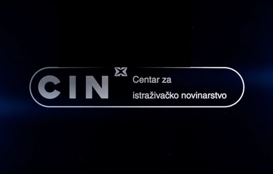 BH NOVINARI: Sudske odluke o brisanju medijskih sadržaja predstavljaju udar na istraživačke medije