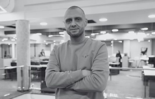 U 38. godini preminuo Jasmin Mušanović, urednik web portala N1 BiH