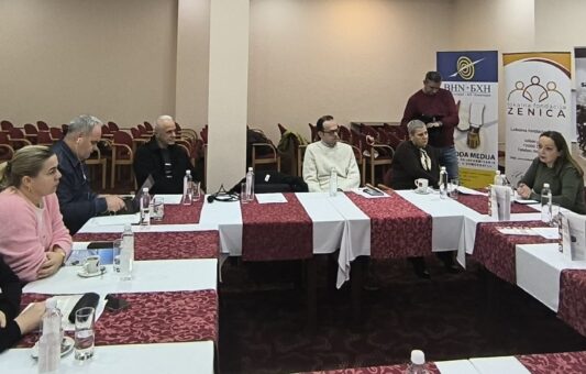 Izvještaj “Prava i slobode novinara u BiH: Lokalni kontekst“ predstavljen u Zenici