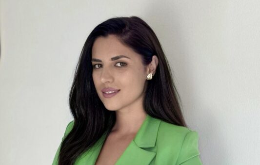 BH NOVINARI: Fizički napad na Sanju Vasković još jedan alarm za stanje medijskih sloboda u BiH