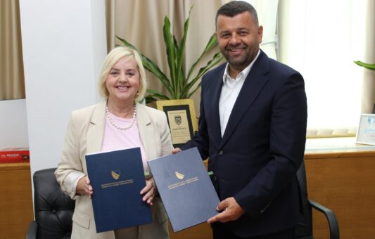 PODRŠKA BH. NOVINARIMA: „Novinar koji radi svoj posao, ne smije biti ostavljen sam kada se suoči s prijetnjama, pritiscima ili kršenjem prava”