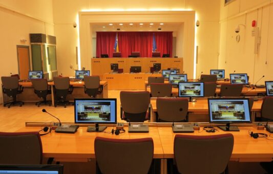 Sudske presude za zločine pojedinaca smanjuju pripisivanje odgovornosti cijelim narodima
